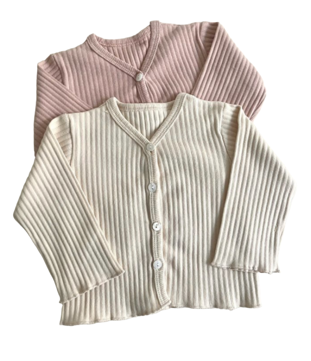 High quality newborn and baby garments and goods in fun, timeless and neutral colors and patterns. Cotton and gender neutral baby onesies, baby tops, baby bottoms, baby home goods and baby shower and baby gifts from best Scandinavian and South Korean brands with fast delivery and gift wrapping delivered in the US